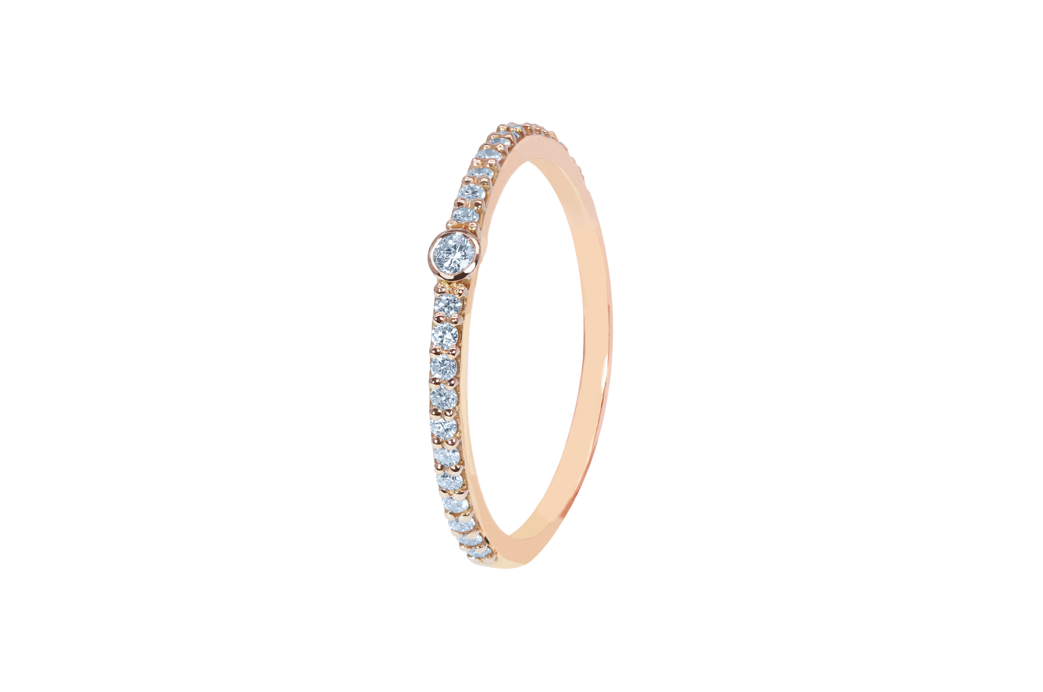Joia: anel;Material: ouro 19.25kt;Peso: 1.80 gr;Pedras: 23 diamantes - 0.30ct HSV1;Cor: cor-de-rosa;Género: mulher