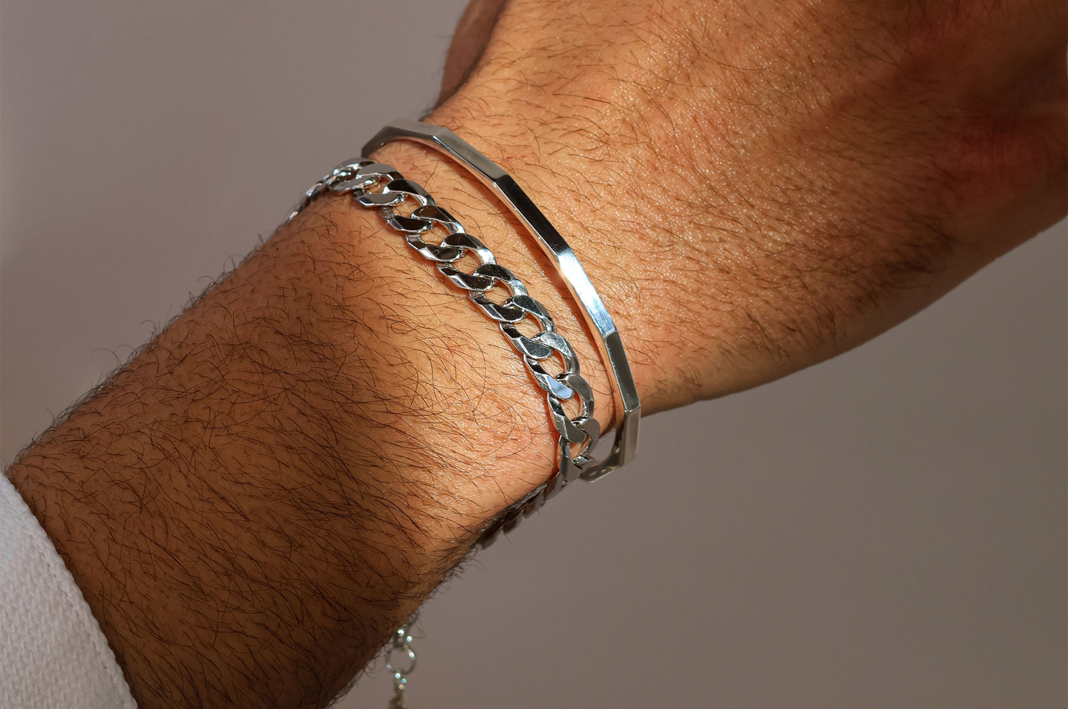 Jewel: bracelet;Material: silver 925;Weight: 17.8 gr;Color: white;Size: 18 cm + 4 cm;Gender: man