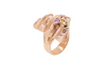 Joia: anel;Material: prata 925;Peso: 9.60 gr;Pedras: zircónias;Cor: cor-de-rosa;Género mulher