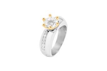 Jewel: ring;Material: 925 silver and 9K gold;Weight: 7.7 gr (silver) and 1 gr (gold);Color: white and yellow;Stone size: 0.8 cm